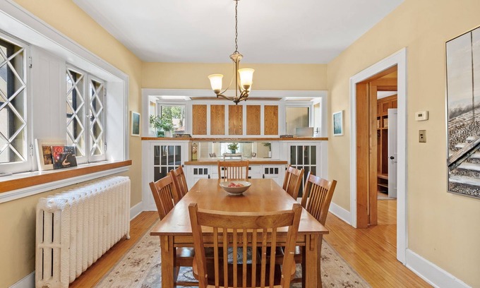 Kingfield House | MINNeSTAY* Pillsbury Hideaway