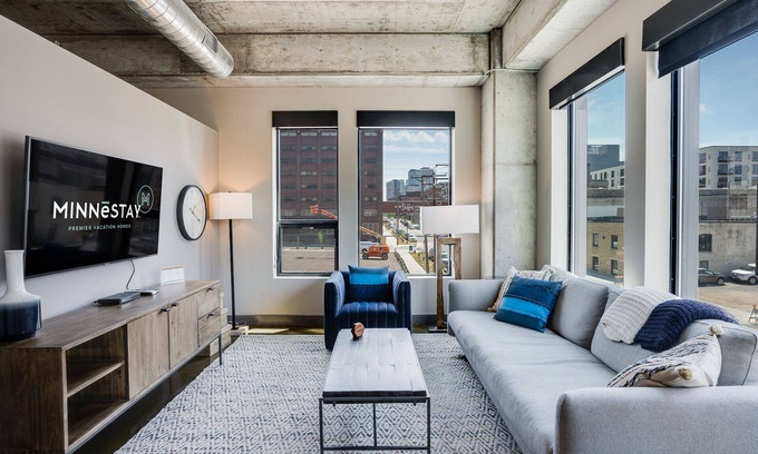 Warehouse District Apartment | MINNeSTAY* Sable 207 | One Bedroom