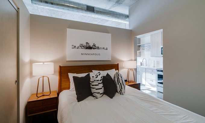 Warehouse District Apartment | MINNeSTAY* Sable 506 One Bedroom | North Loop