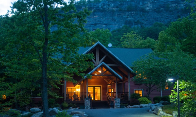 Gardiner Hotel | Minnewaska Lodge