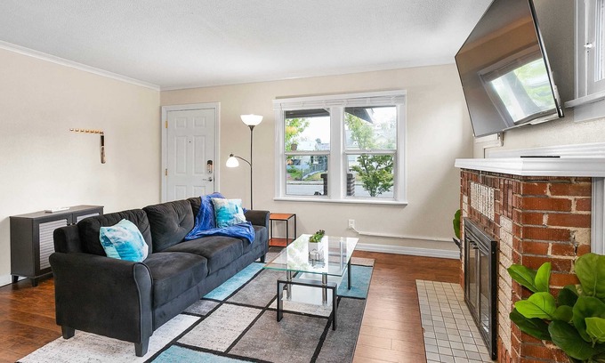 Nevada - Lidgerwood House | Mins To Downtown | Fenced Yard | BBQ | Fast Wi-Fi