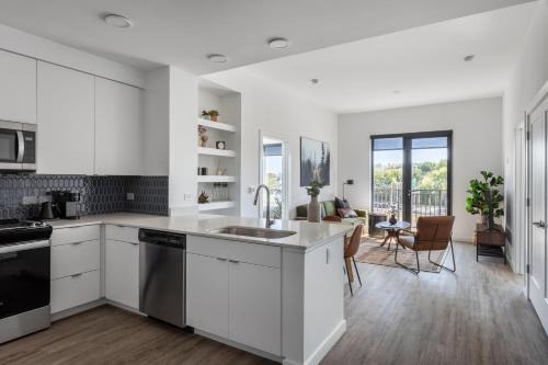The Gulch Apartment | Mint House Nashville - The Gulch - Division St