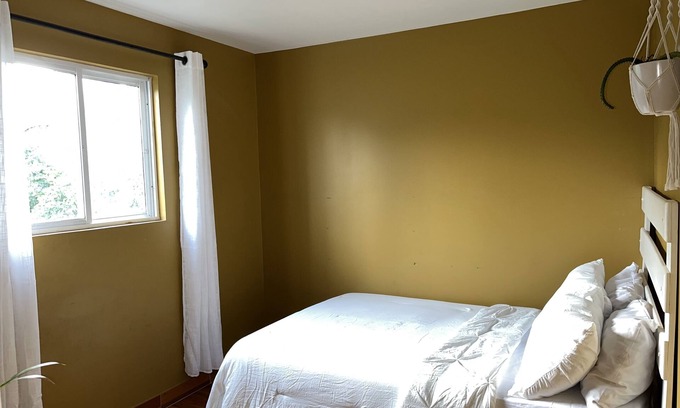 Middle Quarters House | Minutes from Ys Falls, Safari and Zoo— w/Bar and Restaurant onsite