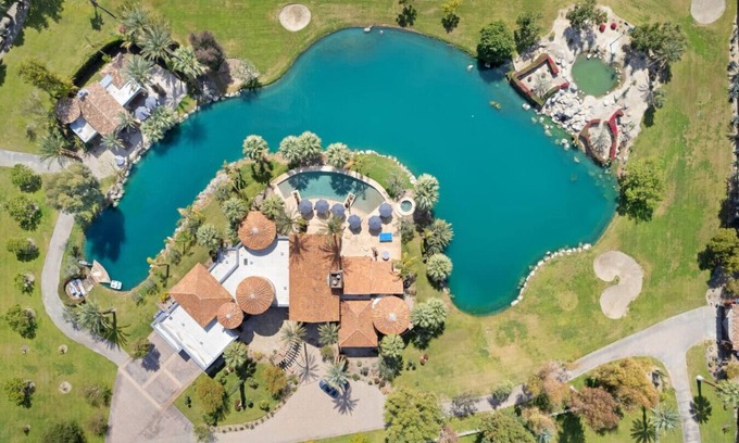 Coachella House | Mirabella Estate with Private Lake