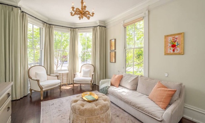 Historic Downtown Savannah Condo | Mirabelle Suite 2 - Private Suite in Historic Savannah