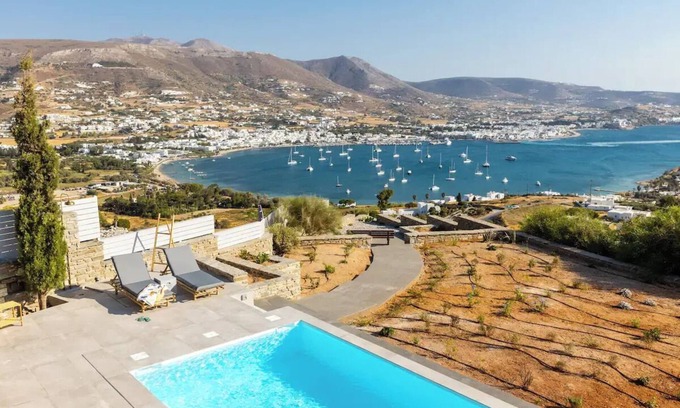 Krotiri House | Mirabilia | Unique view meets true elegance