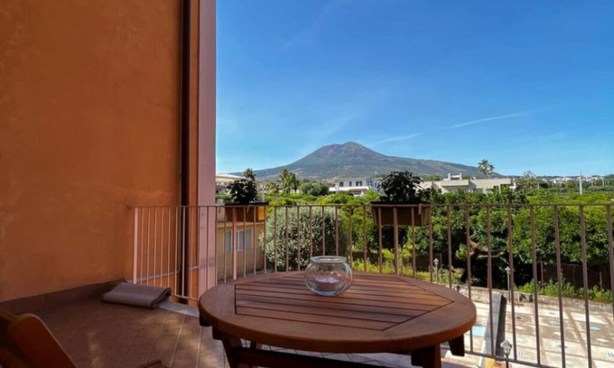 Torre del Greco Apartment | MiraCapri Home - The strategic centre between Napoli and Sorrento