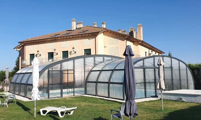 Santo Tome del Puerto Hotel | Mirasierra