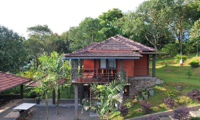 Udumbanchola Villa | Misty Hogans Hill Station Stay | Entire Stay Near Munnar | Sleeps 10