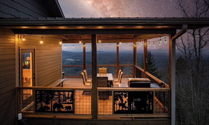 Murphy Cabin | Misty Mountain Summar