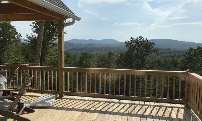Robbins House | Misty Ridge - Ridge Road Scenic Cabins - Brimstone Recreation and Big South Fork