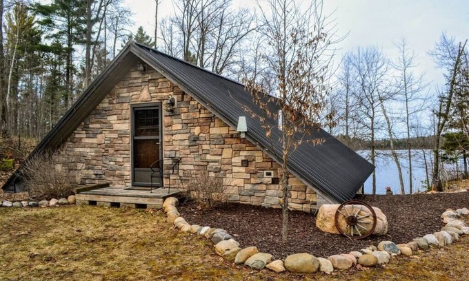 Lac du Flambeau Cabin | Mitten Lake Hideaway