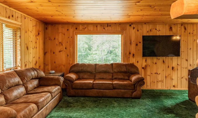Lac du Flambeau House | Mitten Lake Retreat