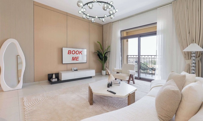 Umm Suqeim 3 Apartment | MJL Apartment for 2 people near Water Parks!