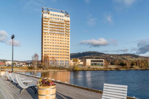 Brumunddal Apartment | MJOS TOWER Apartment - Lovely city view