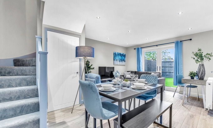 Walton House | MK 2-Bedroom Contractor's Gem