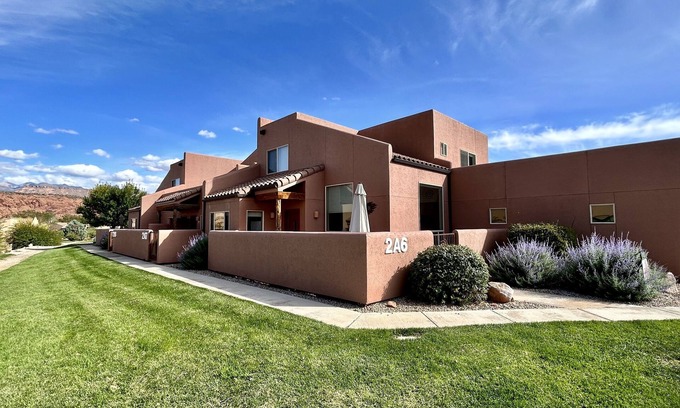 Moab South Valley House | Moab Rim Views I Garage I Pool & Hot Tub I Pet-Friendly I Trailer Parking