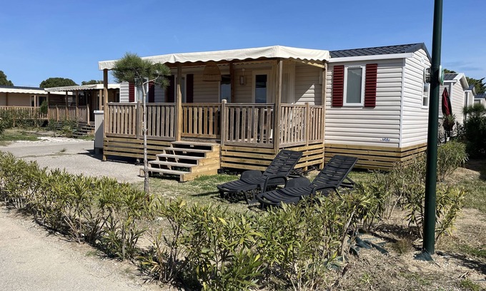 Canet-Plage House | Mobil-home Tout Confort, Bord de Mer. Vue Coucher de Soleil sur L'étang