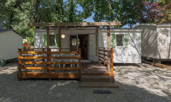 Lavilledieu House | Mobile Home 'Mobil-home C - 1-6 Pers' with Shared Pool, Private Terrace and Shared Garden