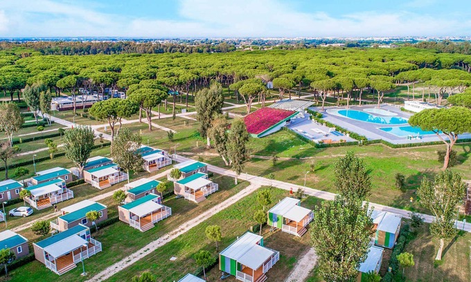 Zona XXXIV Casal Palocco House | Mobilehome with pool and restaurant