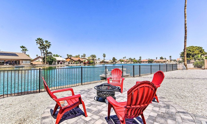 Casa Grande House | Mod Casa Grande Home w/Patio on the Water!