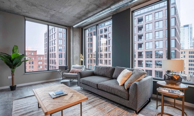 West Loop Apartment | Mod West Loop 2BR w/Gym, Pool, W/D, nr. Fulton Market, by Blueground
