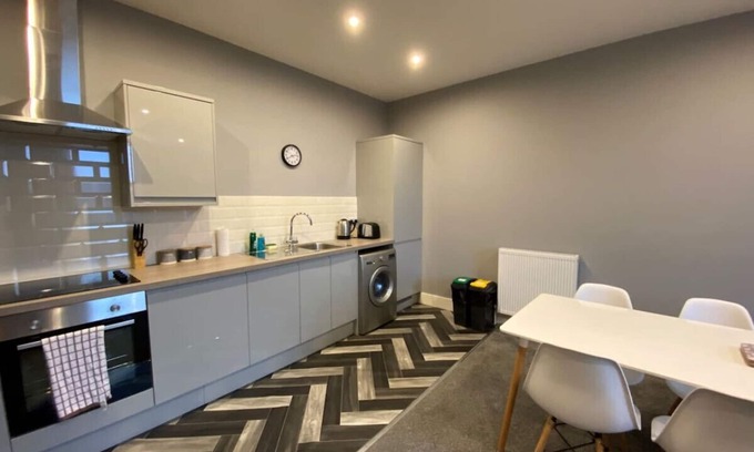 Chapeltown Apartment | Modern 1 bed apartment on edge of city centre (1)