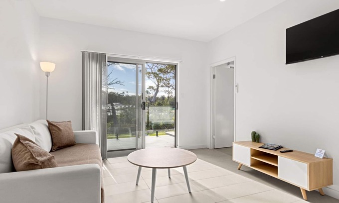 Callala Beach Apartment | Modern 1 Bed Apartment - 6 Min walk to beach