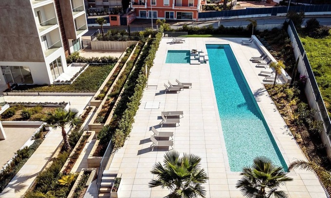 Correeira Apartment | Modern 1-Bed Apartment with Terrace – Albufeira