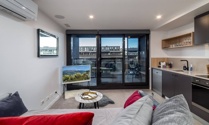 Braddon Apartment | Modern 1-Bed Apartment With Pool And Sauna