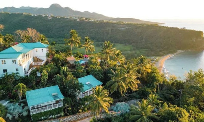 Marigot Bay Cottage | Modern 1 bed guesthouse with pool and ocean view!