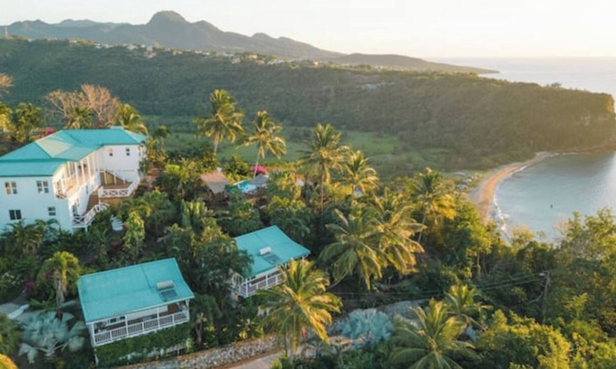 Marigot Bay Cottage | Modern 1 bed guesthouse with pool and ocean view!