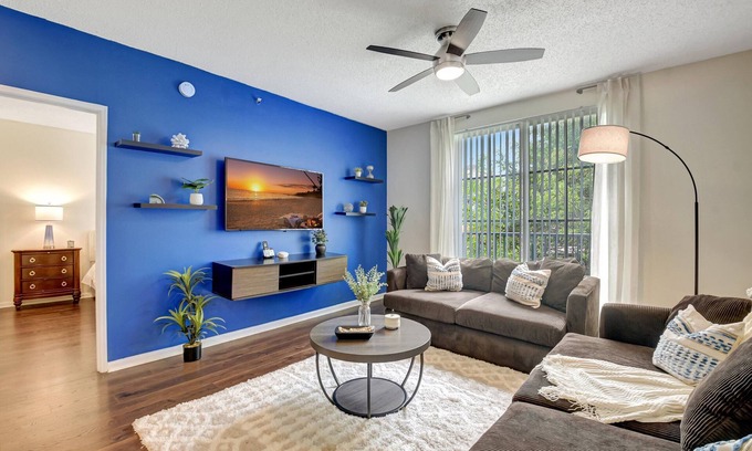 Downtown West Palm Beach Condo | Modern 1-Bedroom Condo w/Gym, Pool & Covered Parking in Downtown WPB