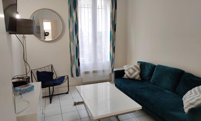 Louis Bertrand-Mirabeau-Semard House | Modern 1 bedroom apartment near the metro.