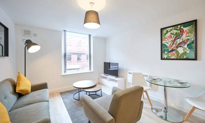 Preston Apartment | Modern 1 Bedroom Apartment in Central Preston
