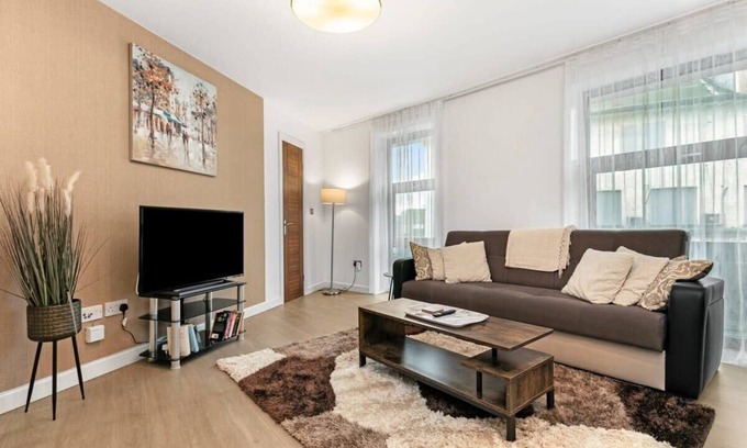 Woking Apartment | Modern 1 Bedroom Apartment in Woking Town Centre