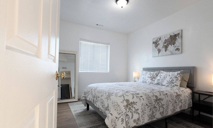 Murray Apartment | Modern 1BR Apartment Across from Trax – Easy Access to Downtown & Mall