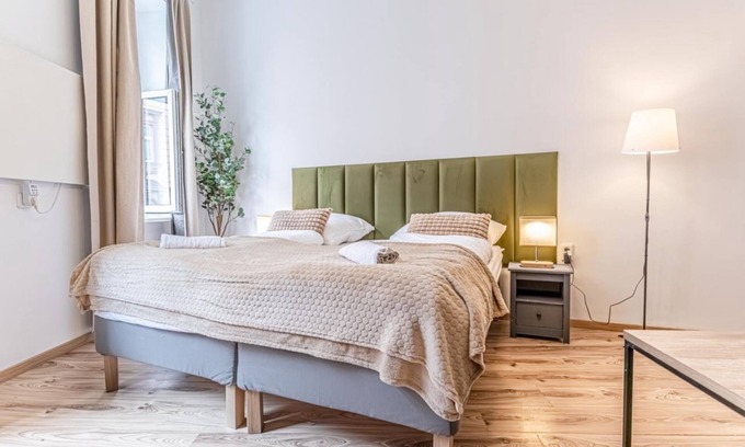 Rudolfsheim-Funfhaus Apartment | Modern 1BR Apartment Near Schönbrunn & Westbahnhof