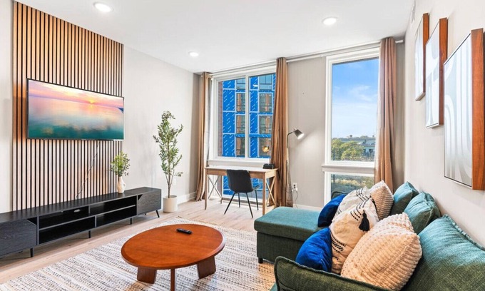 Philadelphia Apartment | Modern 1BR w/King Bed|W/D|Rooftop|10 mins to CC!