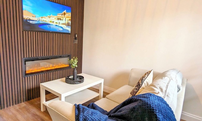 Halstead House | Modern 2 bed 1 bath terraced house in Halstead