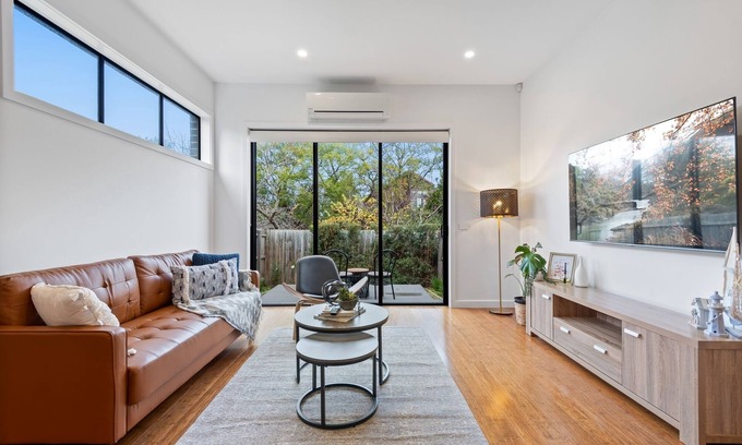 Brunswick West House | Modern 2-Bed Home in Brunswick with Courtyard