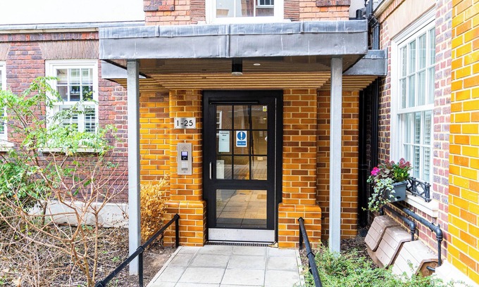 West Kensington Apartment | Modern 2 Bedroom 2 Bathroom Apartment