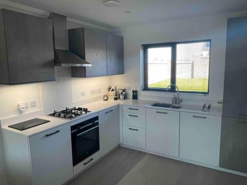 Millerhill Apartment | Modern 2 Bedroom House, Edinburgh.