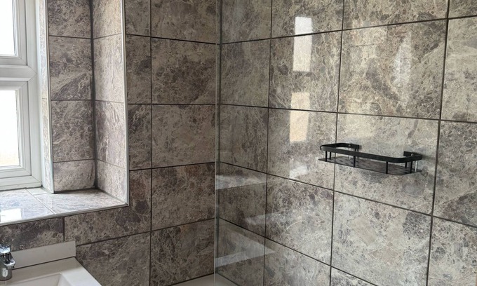 Glyndon Apartment | Modern 2 bedroom Terrace