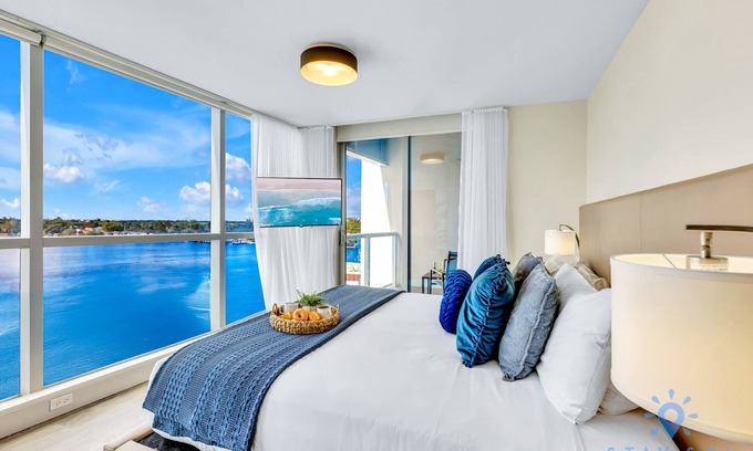Hollywood Apartment | Modern 2 Bedrooms Apartment-Rooftop Infinity Pool