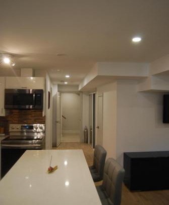 Richmond Hill Apartment | Modern 2-BR Basement Apartment