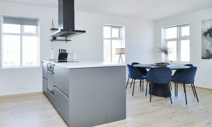 City Center House | Modern 2bdr. centrally located by the harbor