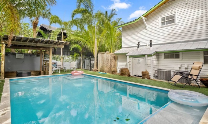 Grandview Heights House | Modern 2BR 1BA Oasis Heated Pool N/Downtown