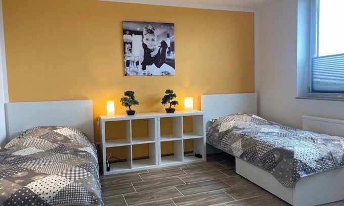 Hochheide Apartment | Modern 3.5 room apartment with balcony, elevator