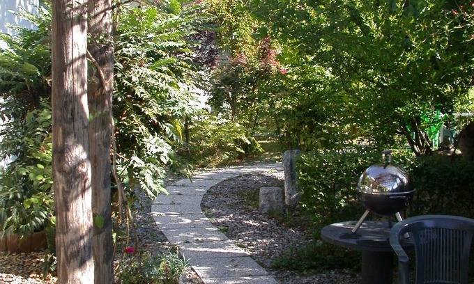 Castino Apartment | Modern 3 bedroom garden apartment with maximum privacy